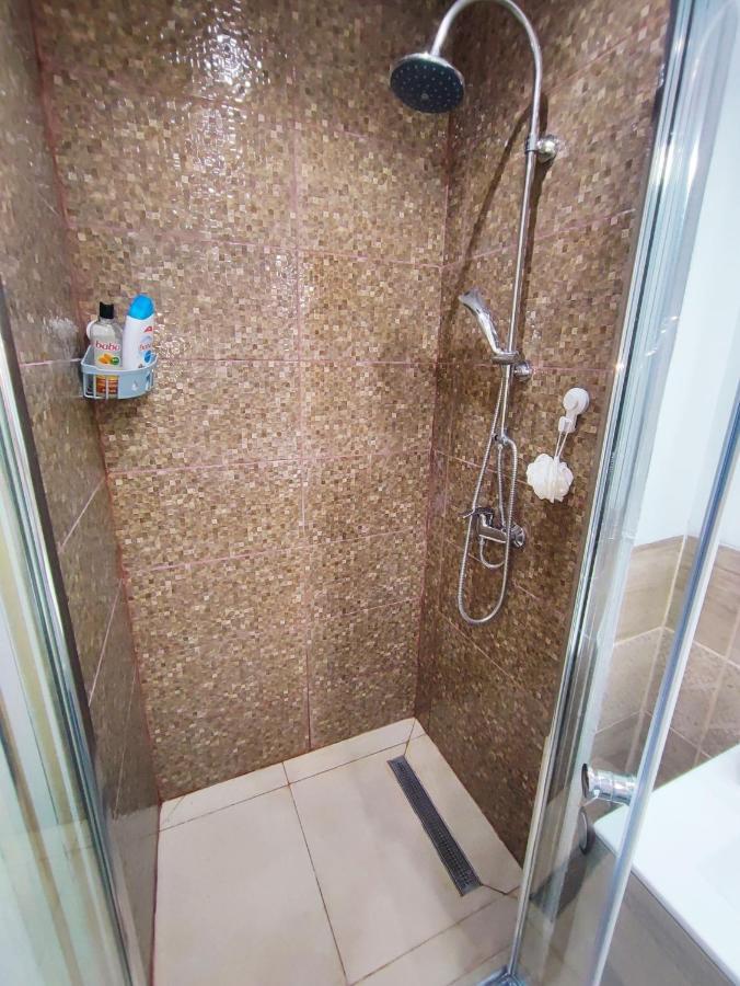 Appartement White Rose Studio Basement à Budapest Extérieur photo
