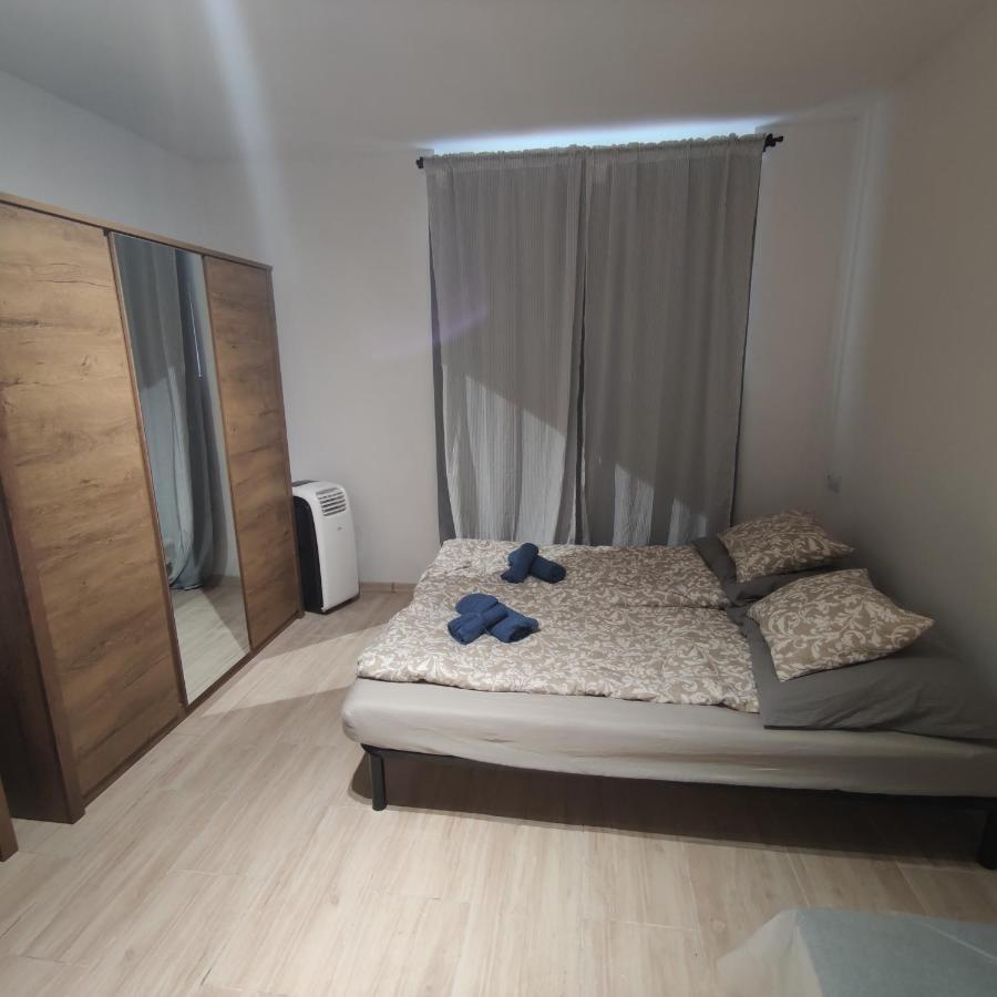 Appartement White Rose Studio Basement à Budapest Extérieur photo